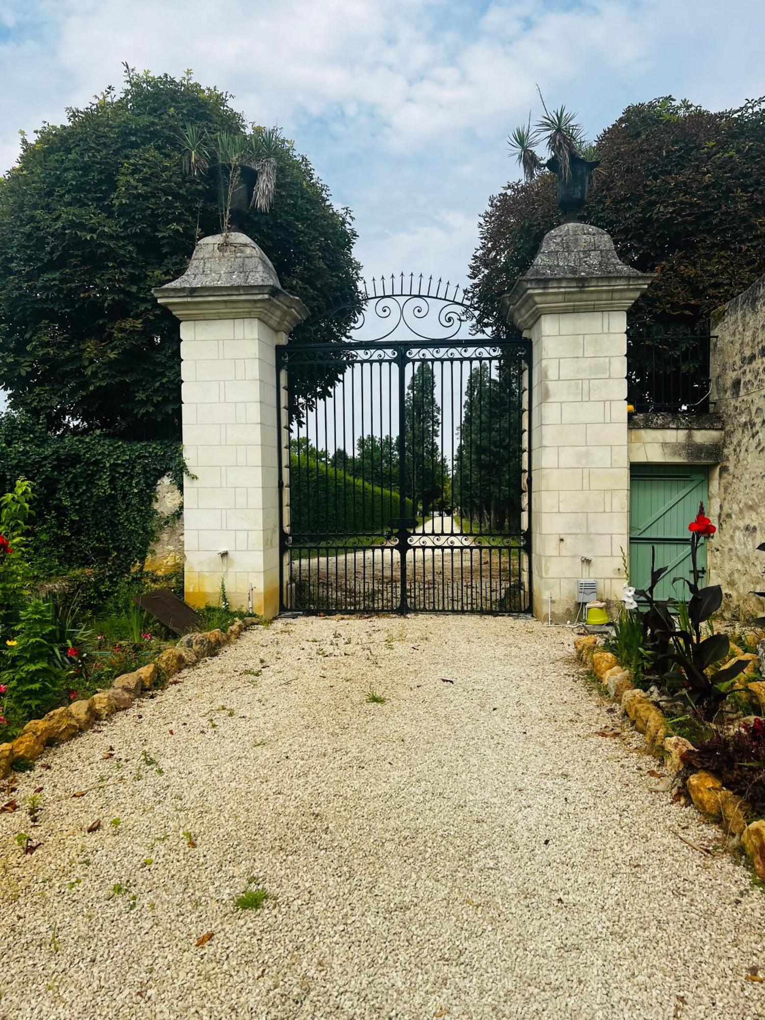 Chateau De La Thibaudiere - Chambre Du Tonneau Allonnes  Zewnętrze zdjęcie